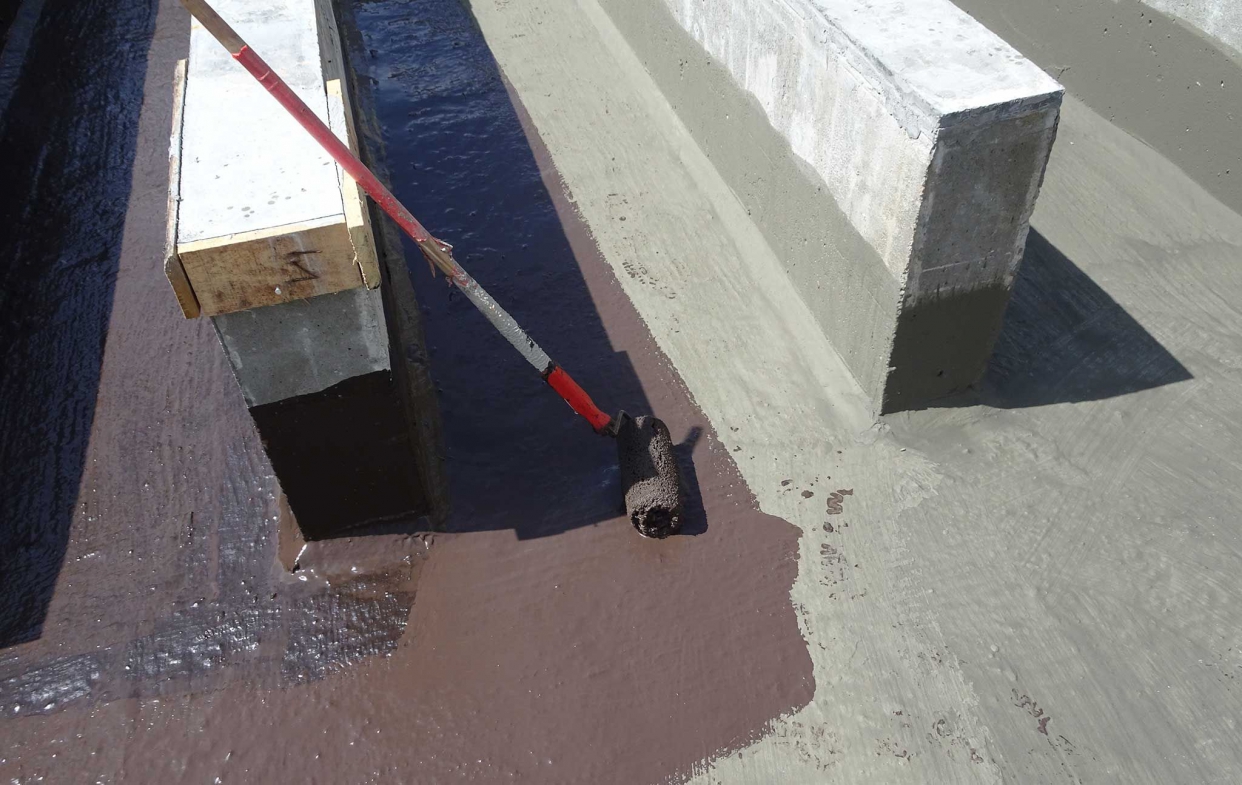 地板潮濕:鋪設防水層-上彈性水泥