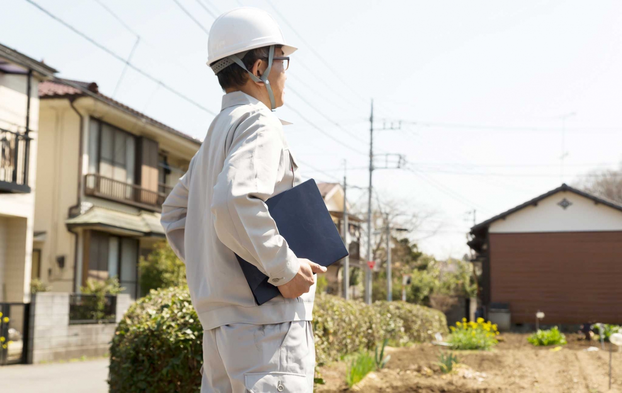 自地自建流程：申請執照是在最一開始須完成之書面工作
