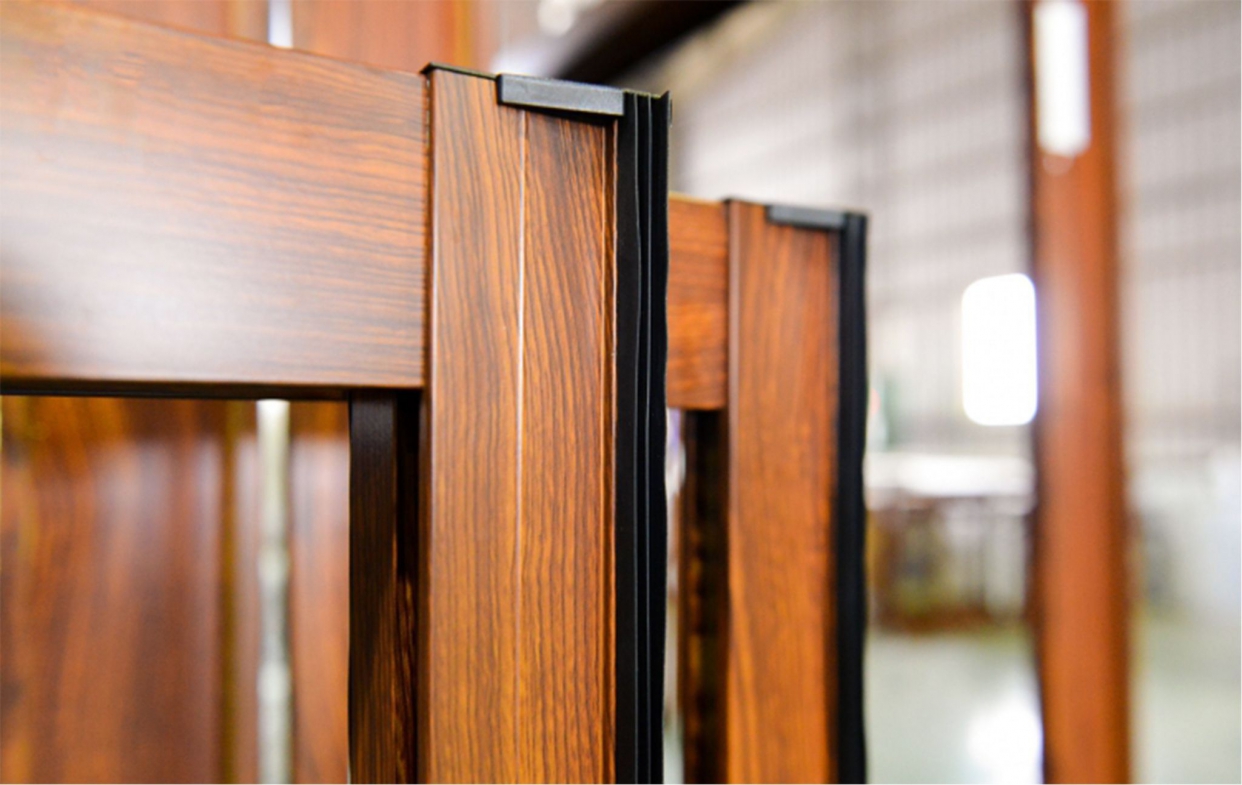 依靠專業師傅技術施工