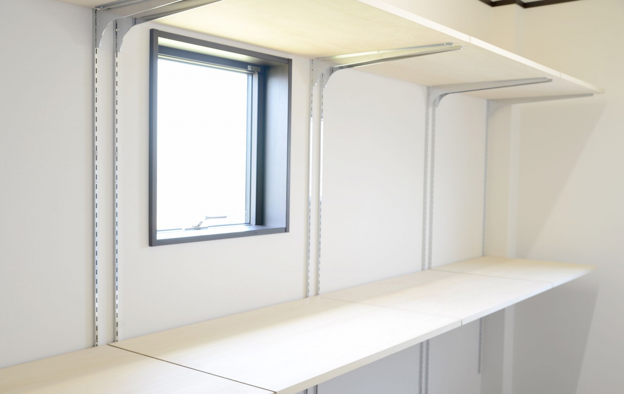 鋁窗漏水:依靠專業師傅技術施工