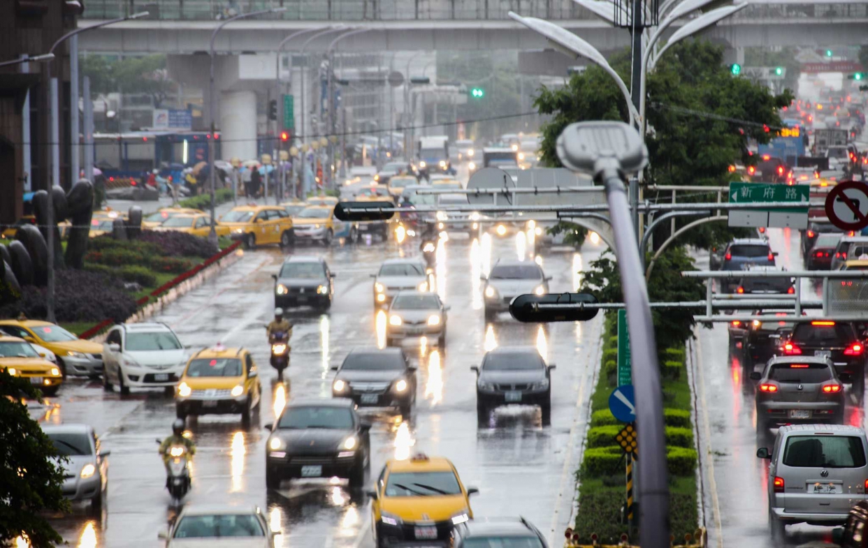 氣密窗安裝要點#2:鄰近交通區域應考慮隔音效果較佳的窗型、玻璃-2