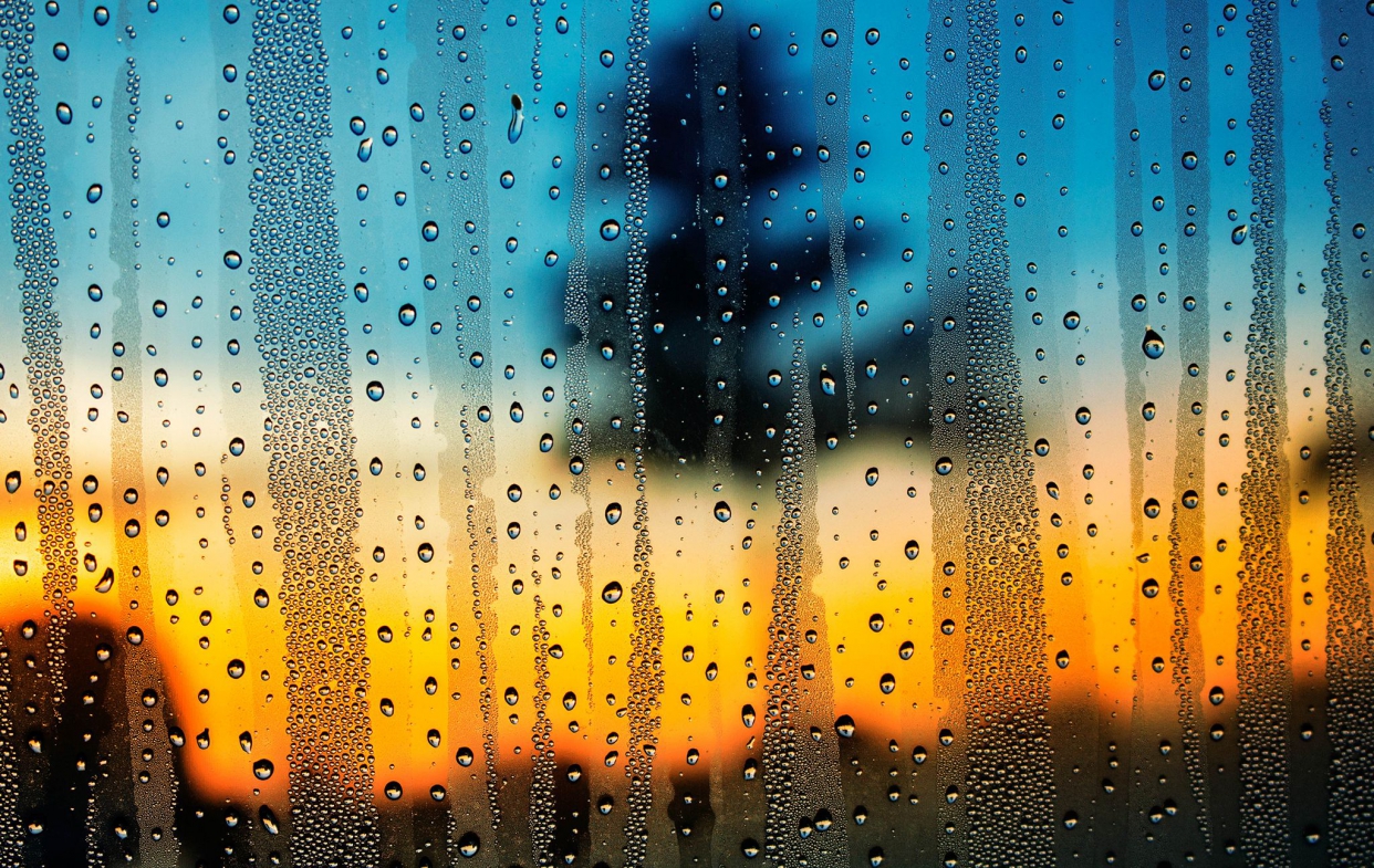 目測觀察下雨時雨水是否容易進入室內