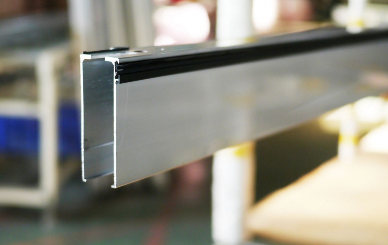 依靠專業師傅技術施工