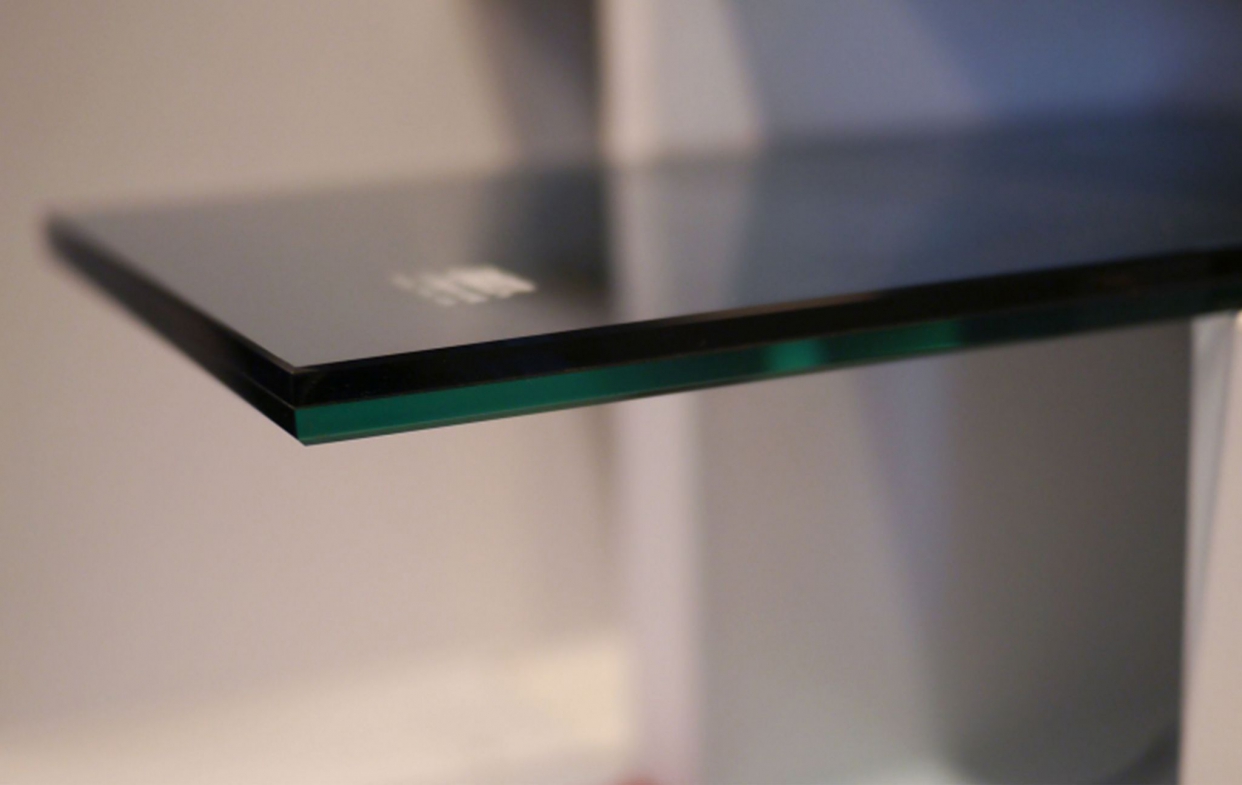 隔音門窗常用設備-膠合玻璃。