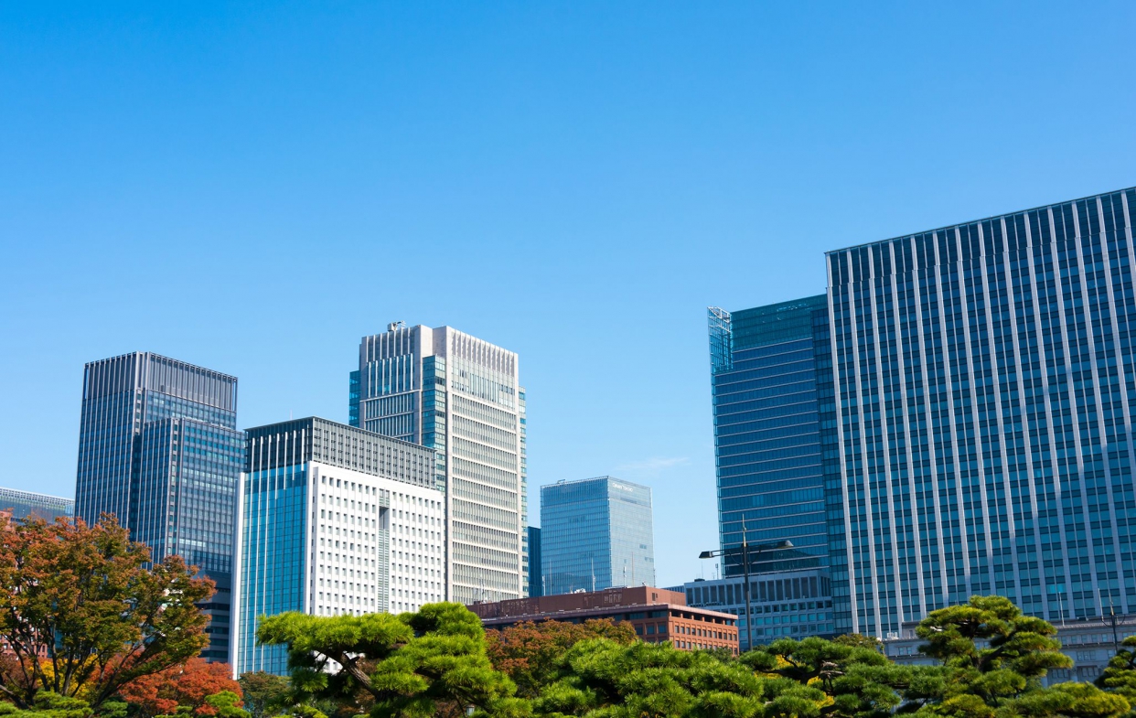 確認窗框的垂直度與水平度