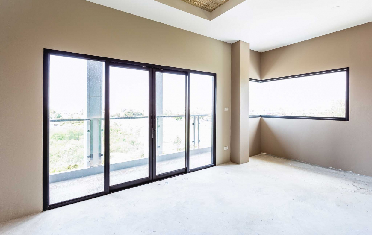 鋁門窗材質決定家中阻絕外部噪音、雨水的強度。