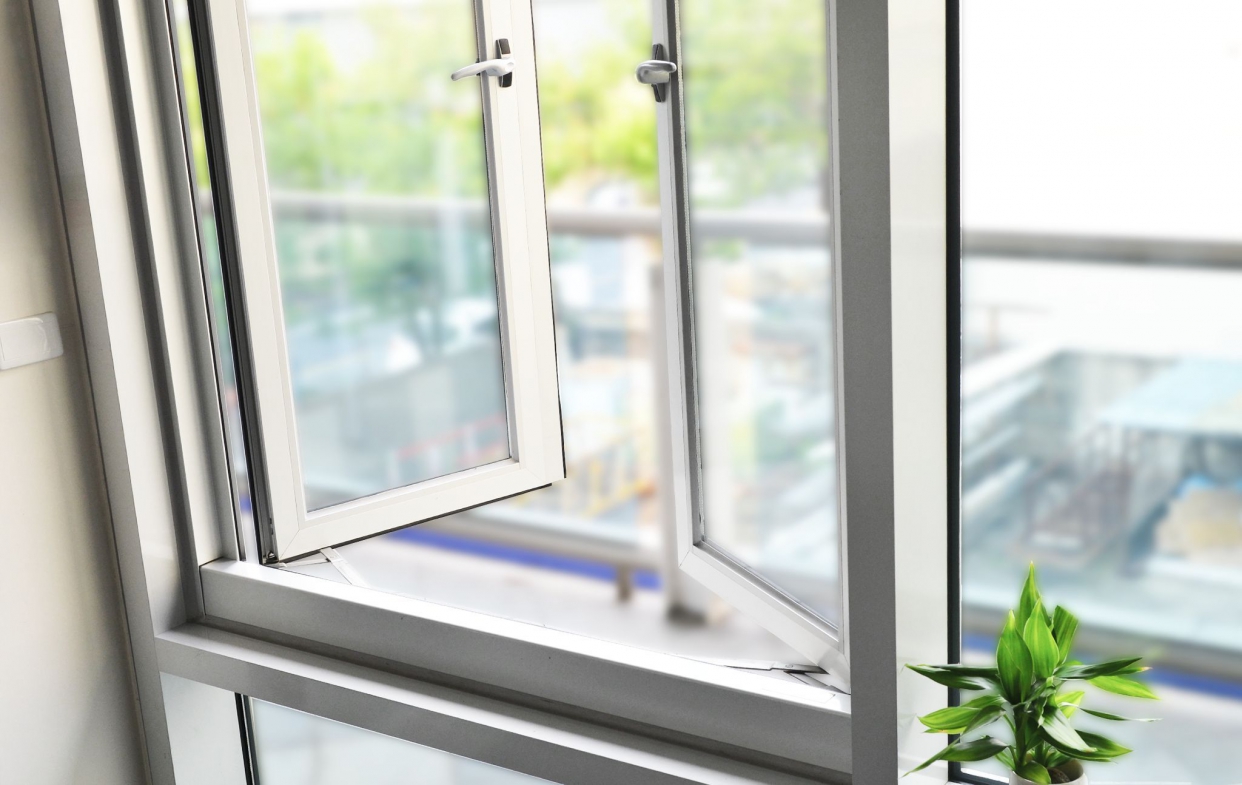 氣密窗推薦-左右推式鋁門窗