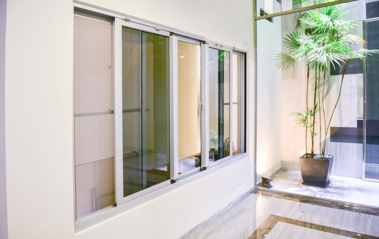 氣密窗推薦-安裝成品實例-長條型