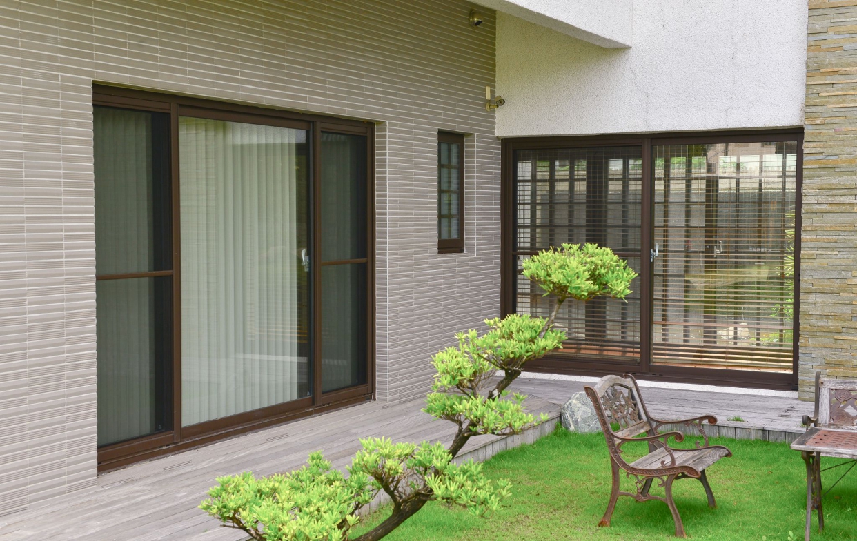 氣密窗推薦-安裝成品實例-庭院照