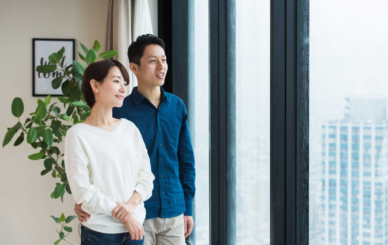 鋁門窗更換、加裝情境：風雨強大時常有滲水問題。