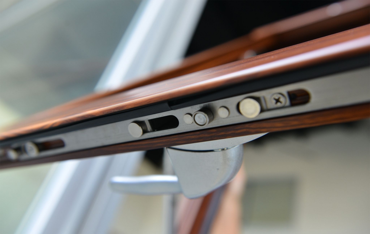 經加工組裝後之窗樘