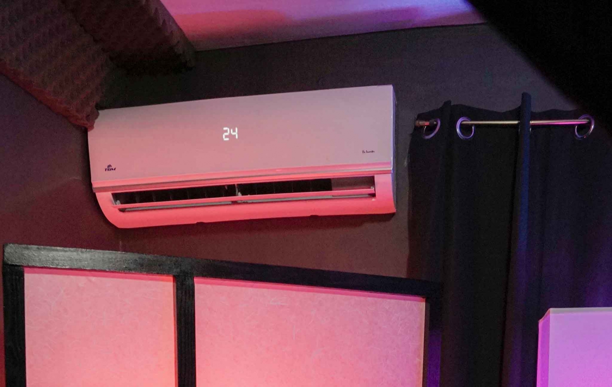 冷氣室內機上方迴風空間