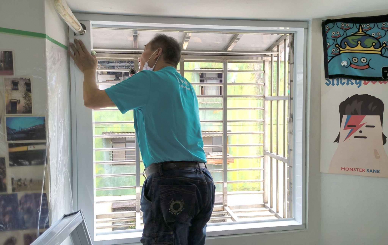 裝置新鋁框與鋁製方管