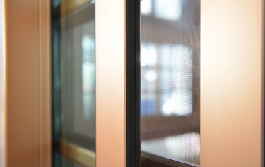 大面積防颱窗使用加大內框料,提高耐受性