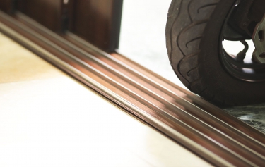 預埋軌道不絆倒