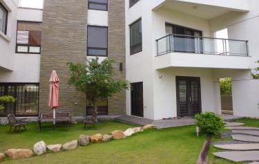 王牌全天候隔音氣密8110型橫拉窗