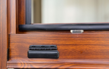 特殊排水閥片讓風、雨無法入侵