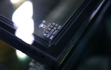 複層玻璃可以加強隔音效果，同時可斷冷、斷熱