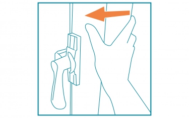 全天候橫拉窗安全把手使用方法-3.把手轉至向下加闊窗框舒適好推拉