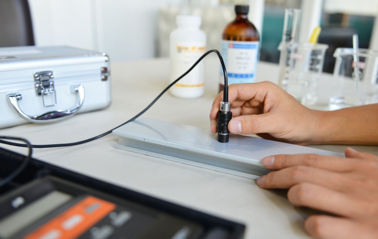 膜厚測試 - 量測鋁門窗之鋁合金上的陽極或硬陽處理等絕緣被膜膜厚