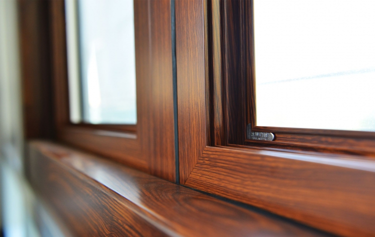 真空熱轉印技術讓鋁門窗呈現木紋質感-1